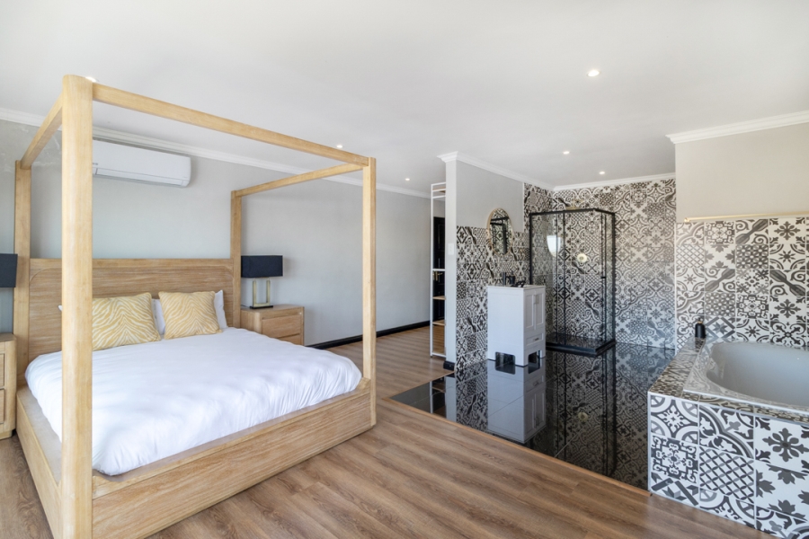 6 Bedroom Property for Sale in Eagles Landing North West